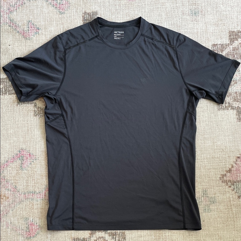NWOT Arc'teryx Motus Short Sleeve Tee